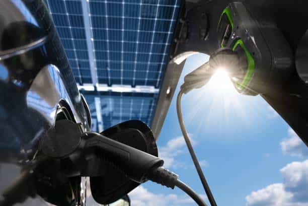 véhicules électriques recharge bornes solaires